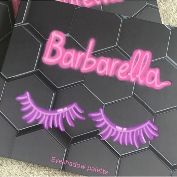 Barbarella Eyeshadow Palette SEALED in Original Box - Picture 2 of 6